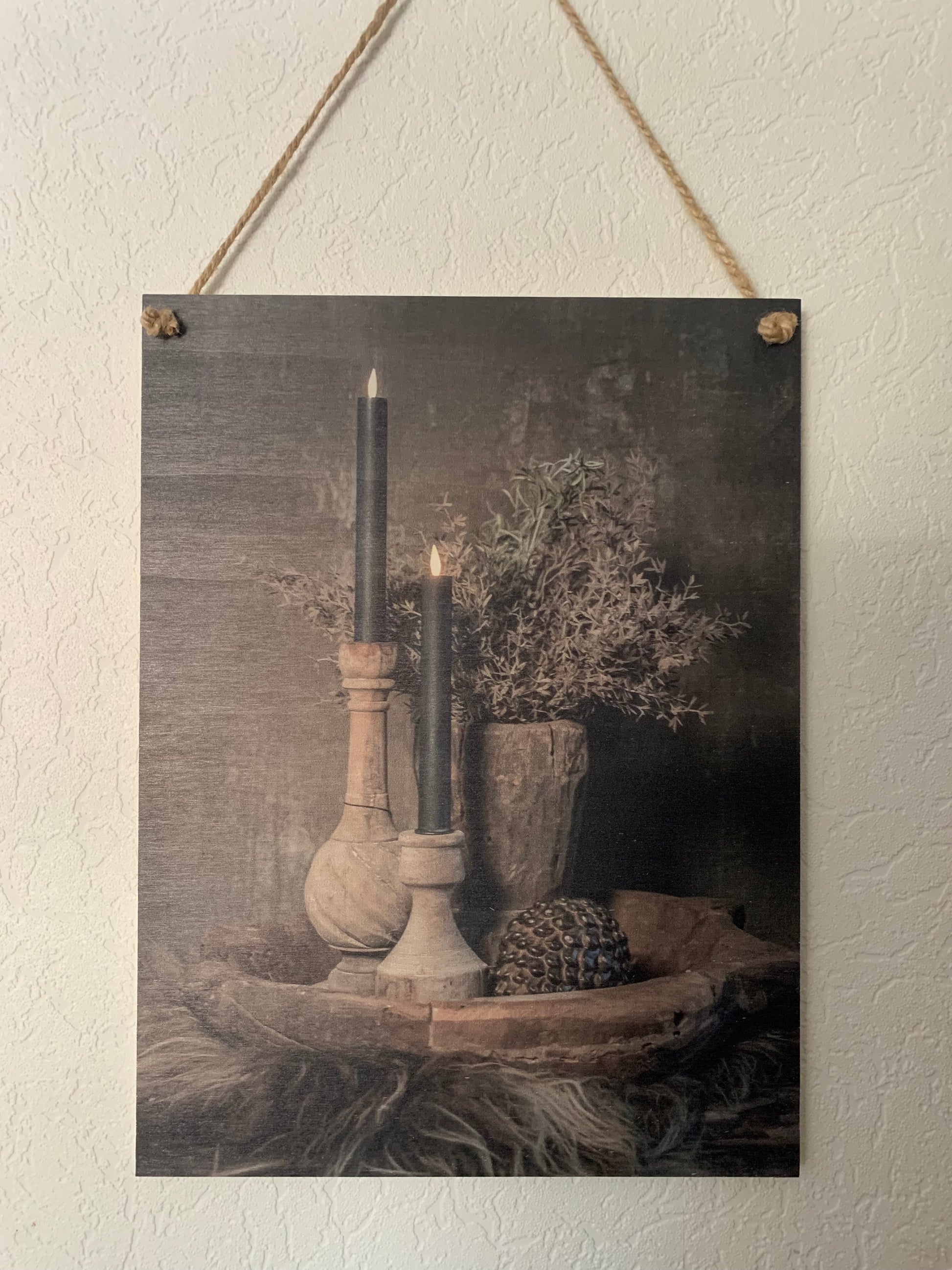 Houten wandbordje met touw. Landelijk, stoer en sobere wanddecoratie