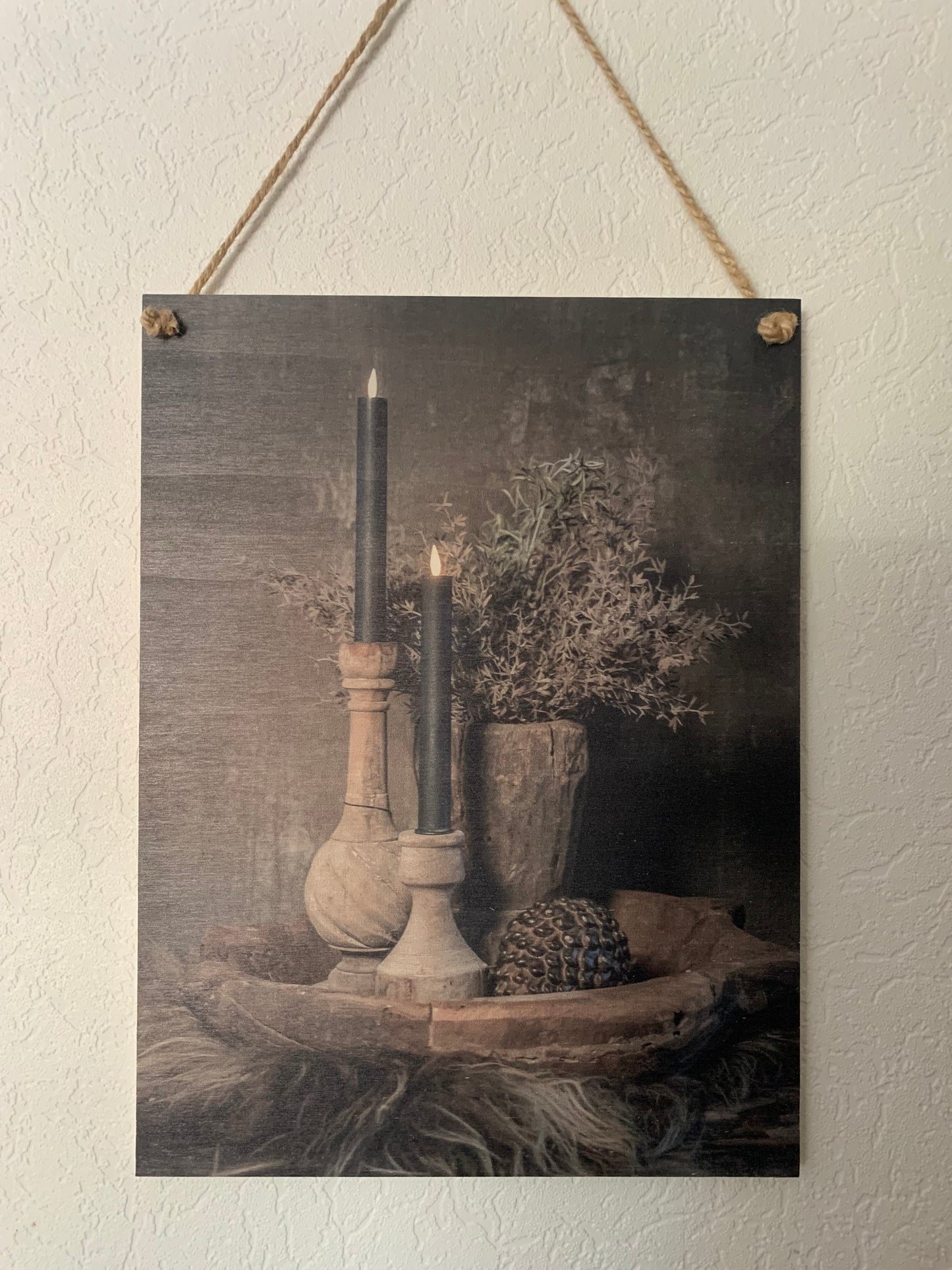 Houten wandbordje met touw. Landelijk, stoer en sobere wanddecoratie