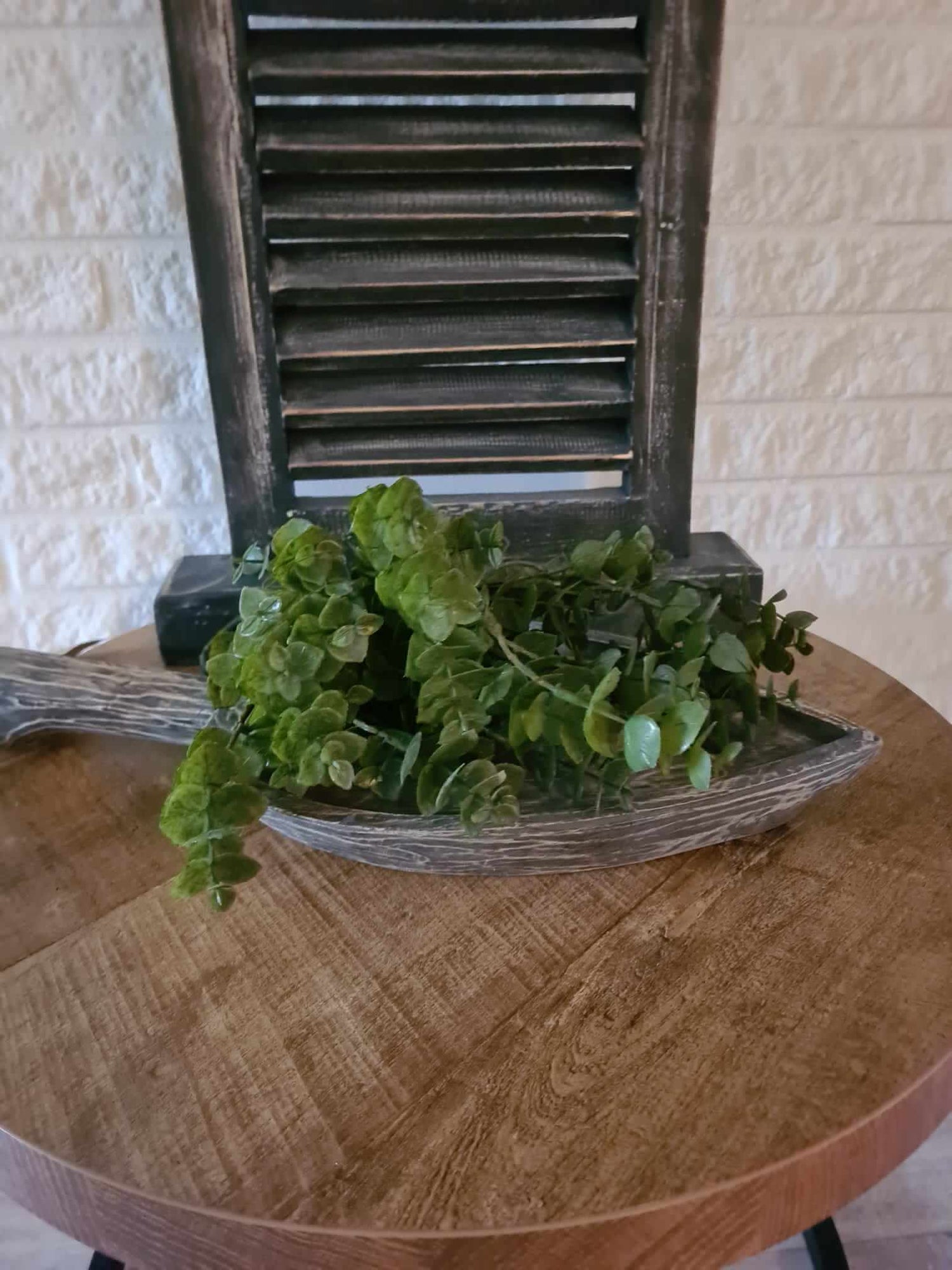 Houten plateau - handgemaakt - gesneden uit hout voor decoratie in de woonkamer